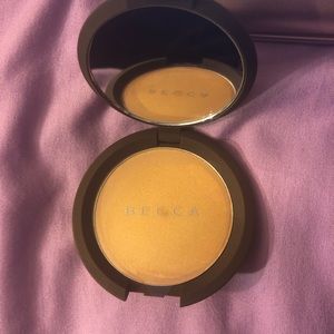 Becca Shimmering Skin Perfector - Poured Crème
